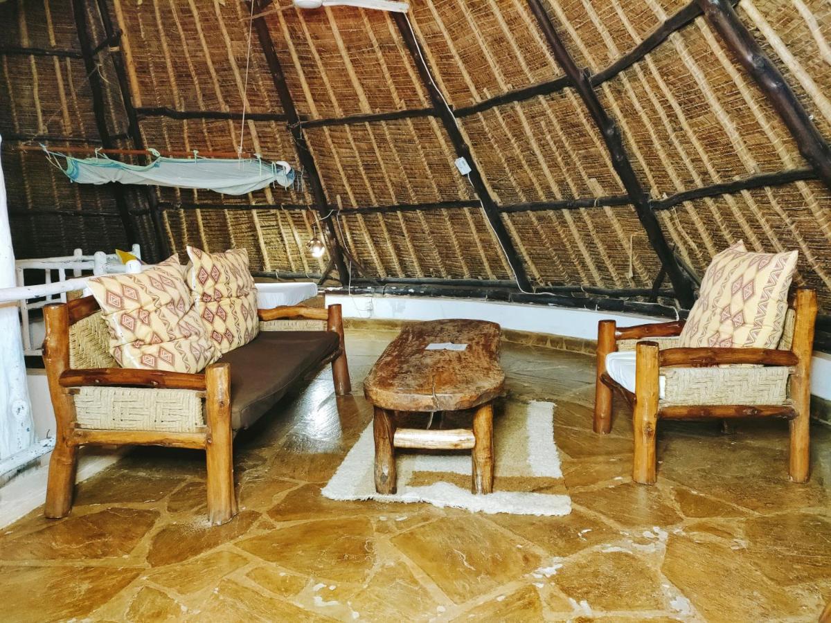 Upani In Diani Bed and Breakfast Diani Beach Exteriör bild