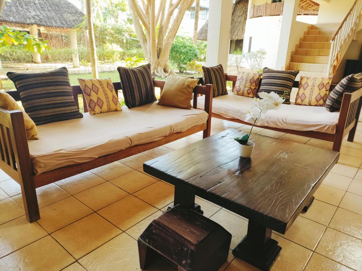 Upani In Diani Bed and Breakfast Diani Beach Exteriör bild