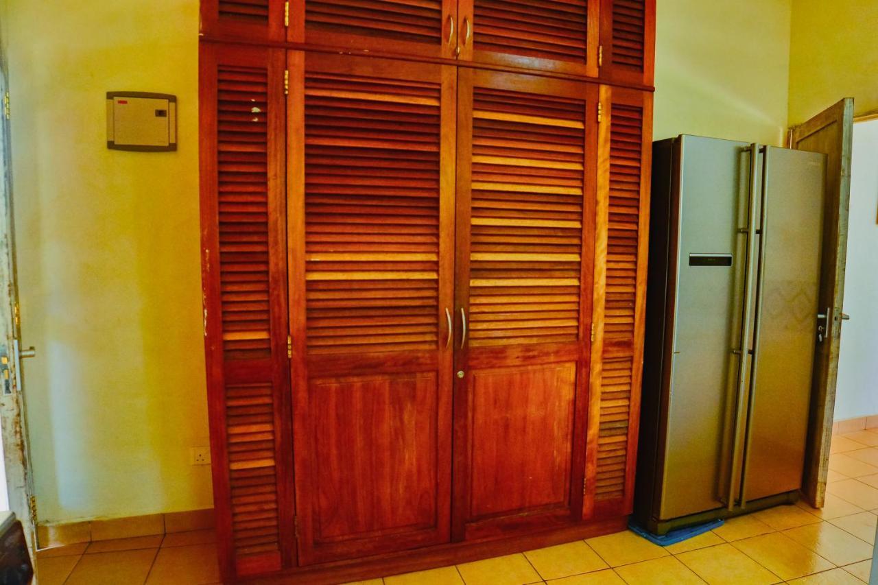 Upani In Diani Bed and Breakfast Diani Beach Exteriör bild